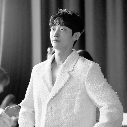 liulxyl's tweet photo. ──★ ˙📍 ̟ !!  B4 D-D4Y ✨
ᐕ  #SBTUFASHIONSHOW18
 — @18thpromise 

วันนี้ชวนหนึ่งในว่าที่นายแบบปะป๊ามาฟิตติ้งรอบสุดท้าย 🫨 หน้าตาสดใสเลยเน้อคุณนๅยกสโmคณะปะป๊าเลี้ยvเดี่ยว หล่อที่สุดในใจเค้า (แต่อยากได้มะม๊าเพิ่มจังเลยน้า) https://t.co/wvqiF73cZ6