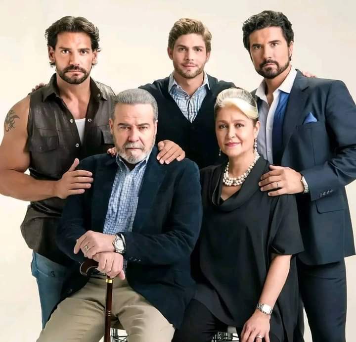 baldozambrano01's tweet image. Los hijos de #CésarÉvora y #DanielaRomo que guapos están 💗❤️❤️ #EnTierrasSalvajes