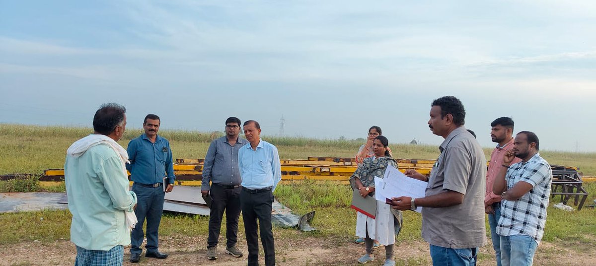 shake_abhiv's tweet photo. Went on a suprise visit to inspected Mining site in #Nymathi Taluk along with Honurable Deputy commissioner, #Davangere along with Tahsildar and dept of mines officials https://t.co/3AKBZsX5FX