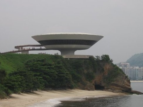 QvistMartin's tweet photo. @raulpacheco I enjoyed the architecture of The Niterói art museum. https://t.co/xj5nEnKvVX
