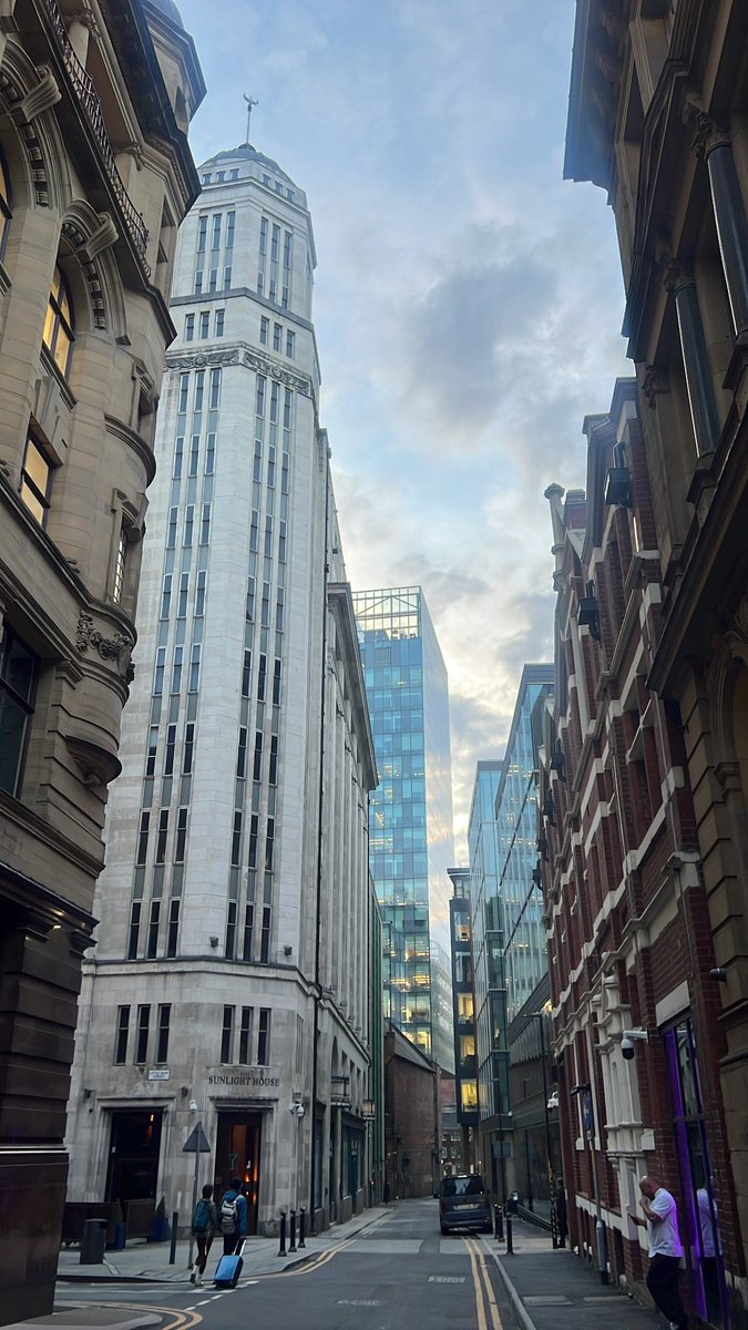 Julie Wilson tweet media