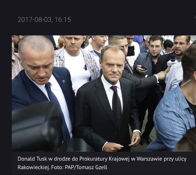 A pamiętacie jak Donald Tusk został wezwany na przesłuchanie do Prokuratury Krajowej?

Nie chował się jak tchórz za immunitetem, nie symulował choroby…
Wziął na klatę✌️
La
Odwaga, honor i klasa to pojęcia nieznane PiSsowietom i ich przydupasom z SuwPolu