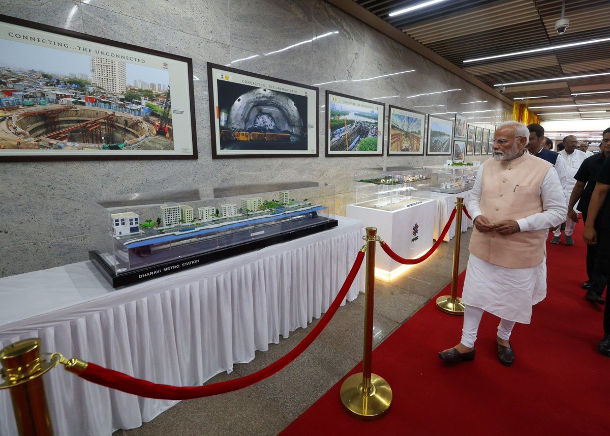 narendramodi's tweet photo. Mumbai’s Metro network expands, boosting ‘Ease of Living’ for people! 

Congratulations to the people of Mumbai on the inauguration of the Aarey JVLR to BKC section of Mumbai Metro Line 3, Phase – 1. https://t.co/OGVpeDPkOK