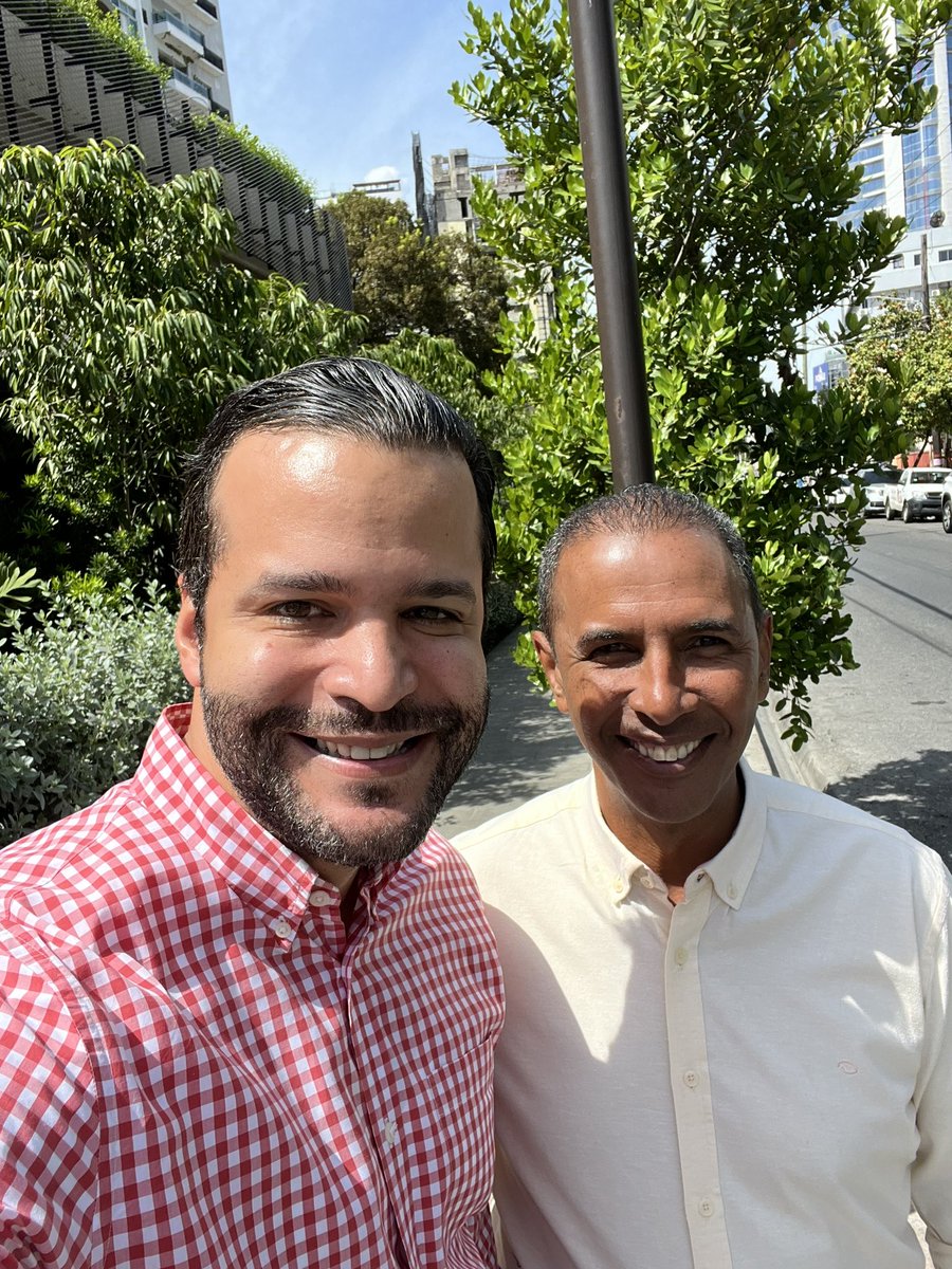 Con mi amigo Domingo Contreras, después de un interesante y productivo desayuno sabatino 🙌🏻

<a href="/DomingoCG1/">Domingo Contreras</a>