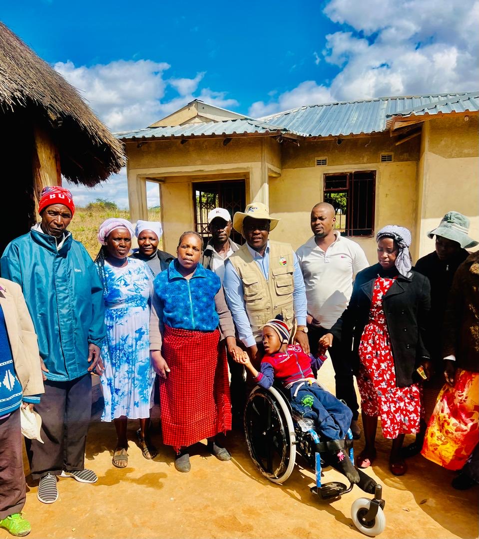 mavhairemt's tweet photo. In ward 15 ,Gava(Ben) village we had a citizen engagement meeting today. We also donated a wheelchair to Ronald Mutumbe (7year old) as part of our ongoing philanthropic work in Masvingo Central Constituency .
#Dzikisa Gejo , Pasi Pane Mwando!
#Village Transformation Agena https://t.co/P8O1UPUCY7