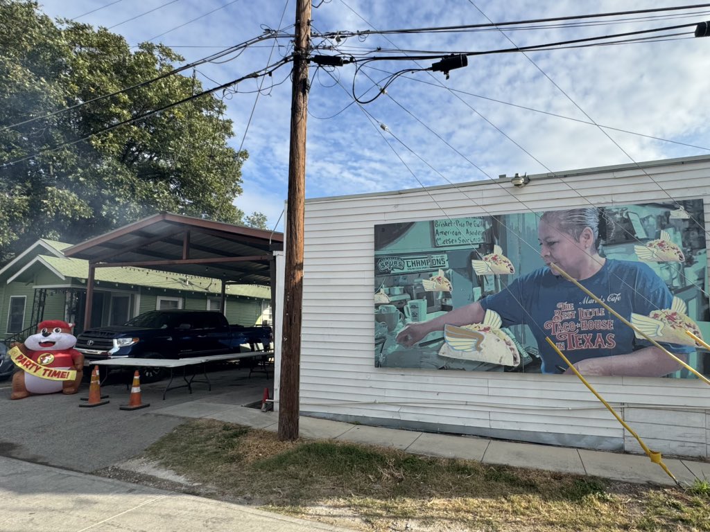 maxwellh's tweet photo. PSA: Maria’s is having a 35th anniversary party today. They’ve got the grills fired up for BBQ chicken plates from 11am til they run out. (I’m thinking it’s gonna get a little wild by late afternoon.) https://t.co/UrudIqDS3a