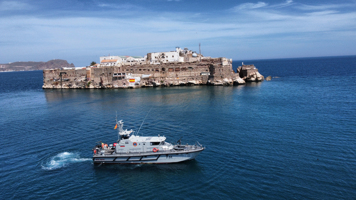 Armada_esp's tweet photo. Durante el la mañana del lunes 7 de octubre, tendrá lugar el acto de entrega de Bandera de Combate al patrullero #IslaPinto en el muelle NE II de #Melilla, a las 10:00. ¡Acompáñanos y ven a disfrutar del evento!
#SomosLaArmada⚓🇪🇸 https://t.co/yXT6moIt9W