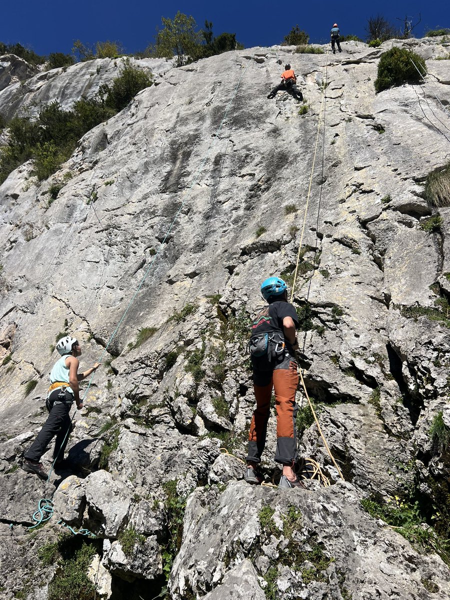 corinne_crabe's tweet photo. 📍Suberpène Secteur Grande falaise

#escalade d’automne 

Grimpe avec 🦋 #pyrenees 

Groupe montagne #transpyros #aurelouron https://t.co/yML54OCjmj