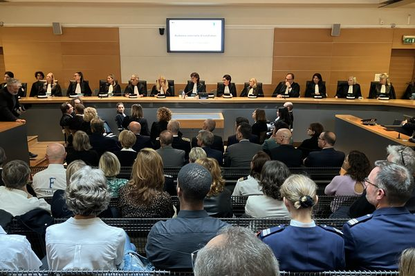 F3cotedazur's tweet photo. Face aux élus, la présidente du tribunal judiciaire de Nice dénonce le "prétendu laxisme de la justice"

https://t.co/Z8W0MrMBET #justice https://t.co/H5tueI6AAT