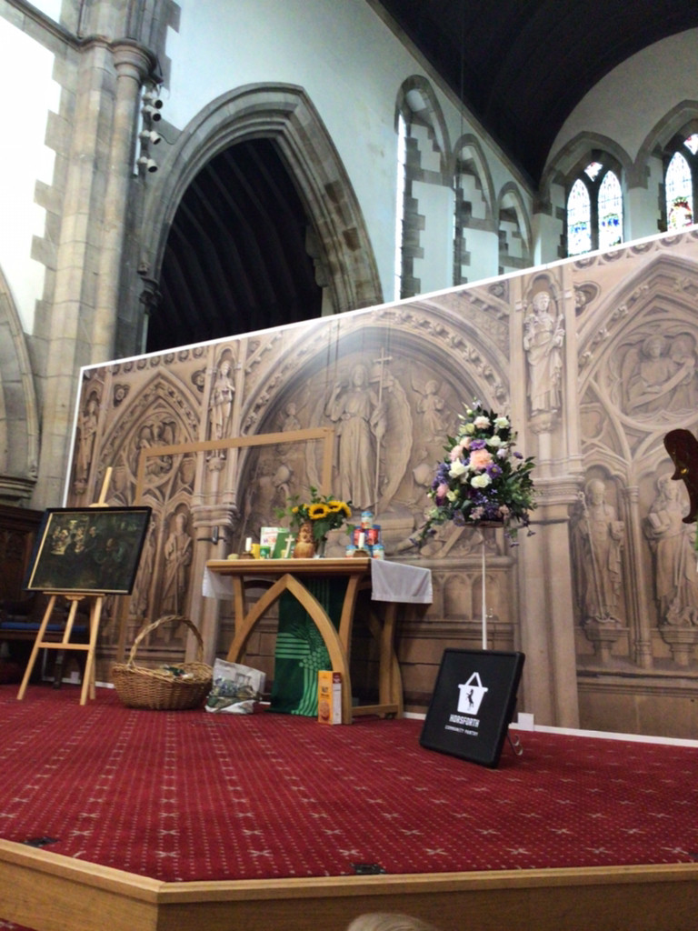 EYFSStMargaret1's tweet photo. This week, our Reception children attended their first Harvest Festival at St Margaret's Church. We walked to church with our Y6 buddies, armed with our food donations. We sat so nicely and listened carefully to the poems, songs and a prayer. Well done Reception #harvest #EYFS https://t.co/dsO8HnhmyV
