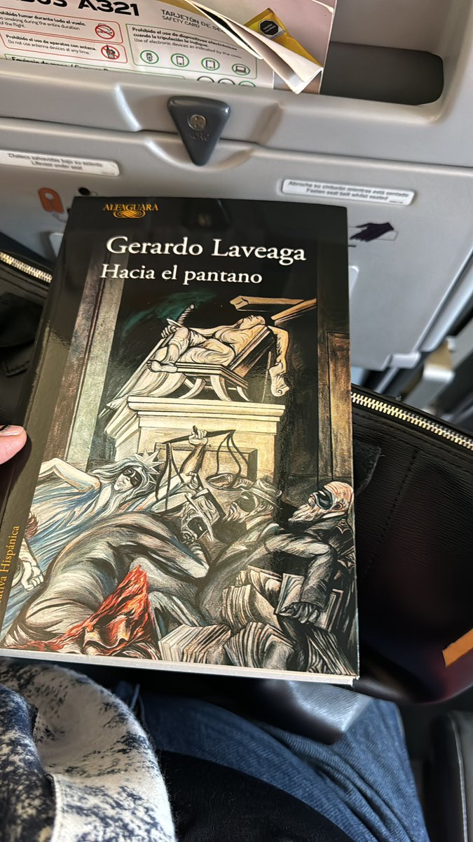 vaniaperezmor's tweet photo. Gracias @GLaveaga por siempre darnos motivos para reflexionar y cuestionarnos. 
Comienzo a leer “Hacia el Pantano”
Un honor tener tus palabras! 
#FILMTY2024 https://t.co/pV5wNJ6Krn