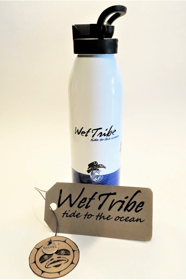 WetTribe's tweet photo. Wet Tribe Reusable Bottles are made in the US from 100% recycled aluminum cans, the caps from 100% recycled plastic. This design is based on the indigenous story of ‘The Raven and the Moon.’ #WetTribe #ReusableBottles #Recycled #Recyclable https://t.co/IA2XiVJxzZ