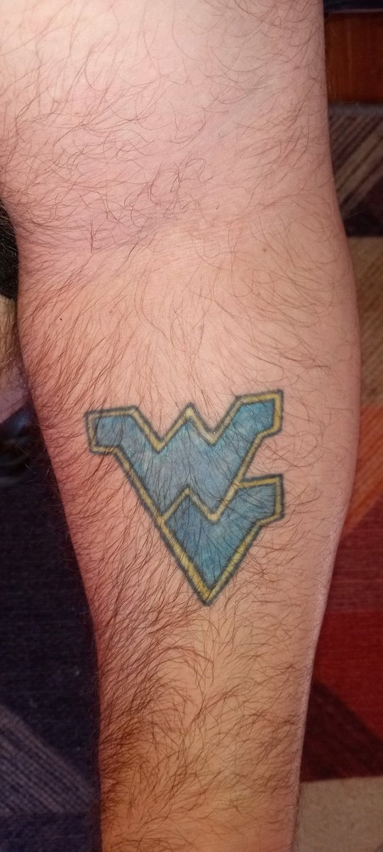 JustinVia84's tweet image. I rep MY team EVERYWHERE I go, and will NEVER take my "gear" off! Today I am watching and repping in Greenbrier Co. #WVUMND #MountaineerNation #LGM #HailWV