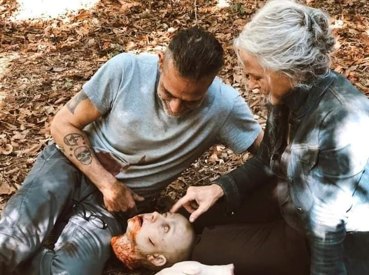 wildfleuwr's tweet photo. WHY DOES THIS LOOK LIKE THEY'RE JUST HAVING A BABY LMFAOOO https://t.co/5WgGAmMDJU