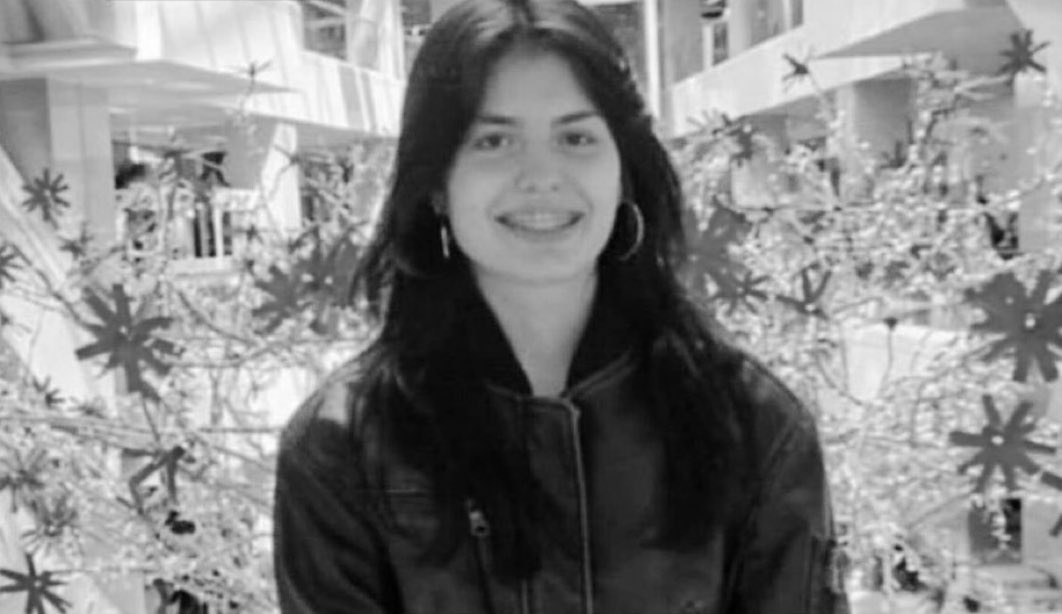 Katil Semih Çelik’in öldürdüğü diğer kızımız Ayşenur.

Allah ailesine sabır versin.🙏