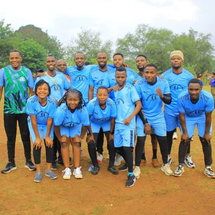 Watumishi wa Mamlaka ya Majisafi na Usafi wa Mazingira Morogoro (MORUWASA) kupitia klabu yake ya 'Jogging'  leo Oktoba 05, 2024 wameungana na  vikundi mbalimbali vya mazoezi  na wananchi wa maeneo mbalimbali Morogoro katika  mbio za fupi zilizoandaliwa na Mhe. Mussa Kilakala.