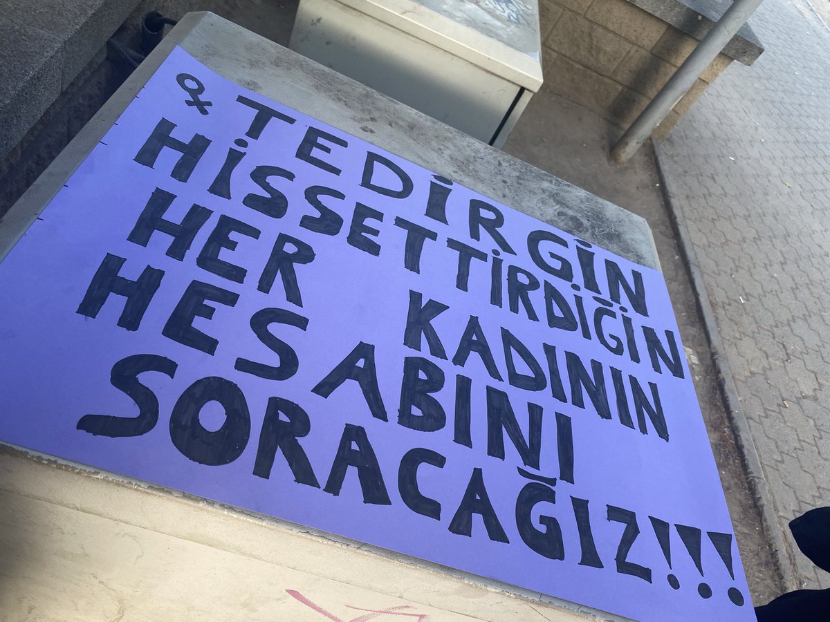 gulselikli's tweet photo. Biz adaletimizin peşindeyiz, bütün kadınlar özgür olana dek hepimiz esiriz. #turkishwomanareindanger https://t.co/ubRiLAv9lw