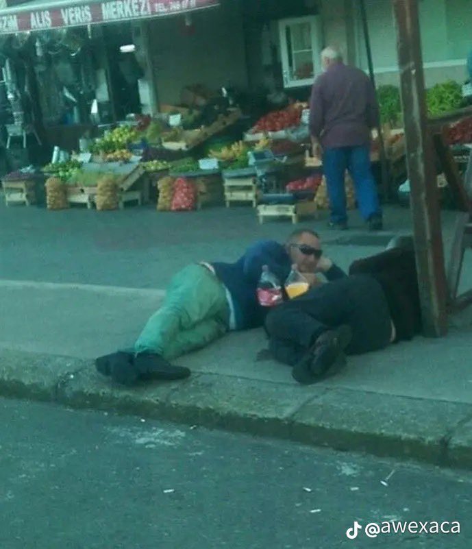 Graceism_'s tweet image. I need to be loved Mexicanlly rn.