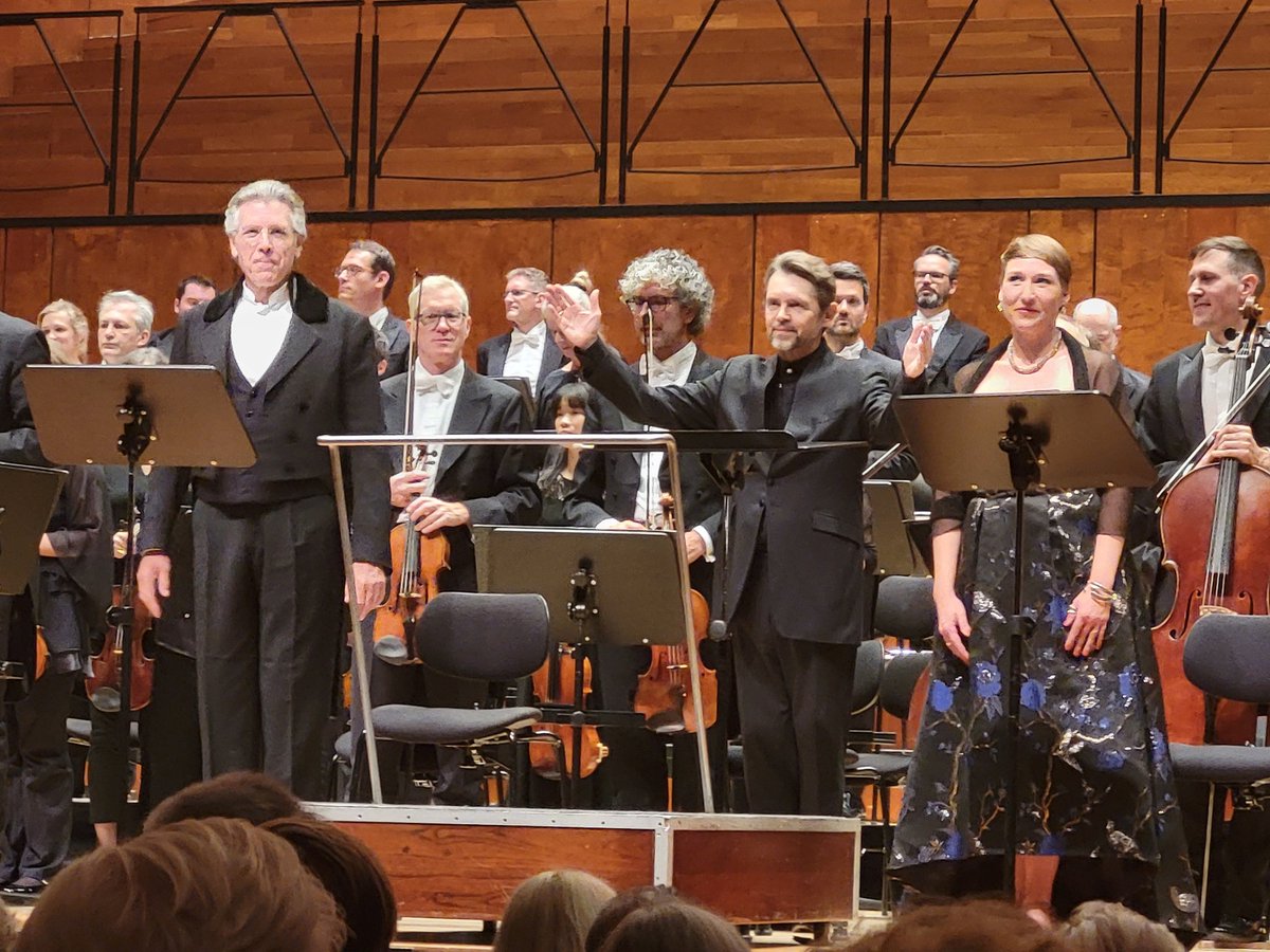 Tonight I heard Zemlinsky's Lyrische Symphonie in Stuttgart. Hampson's age now clearly audible... but a good performance of a piece I really like.