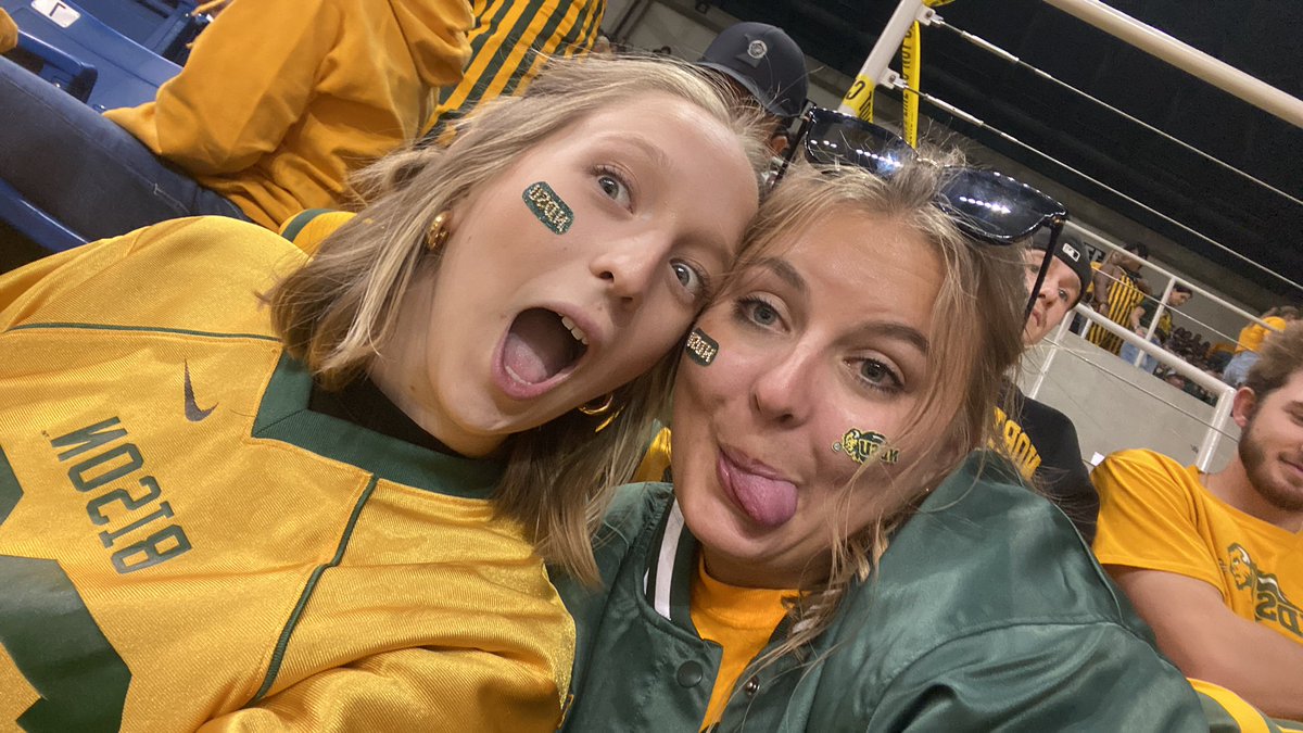 brooklyn_jn's tweet photo. #sceelsgameday https://t.co/HosCg67WFI