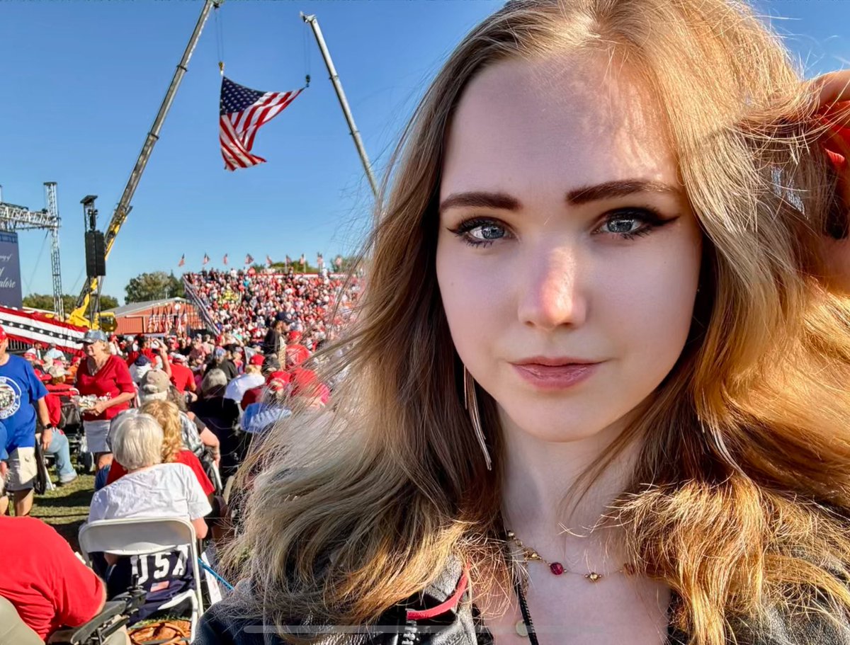 NaomiSeibt's tweet image. MAKE. AMERICA. GREAT. AGAIN. 🇺🇸 

I came all the way from Germany and get to witness American patriotism in action. 🇩🇪 

Supporters of Donald Trump, you give me hope for Western civilization. Thank you ❤️