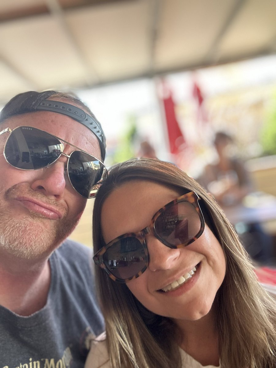 fishmornings's tweet image. When you’re a good friend and you teach your buddies wife how to take a good photo. #DontShowJakeTheTrainer