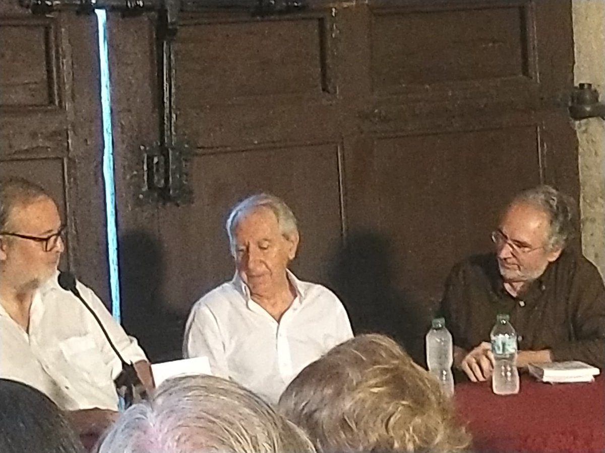 Muy buen ratito hoy con los maestros Eliacer Cansino y <a href="/aliaslilo/">Alias Lilo</a> hablando de las andanzas de Lolo y Manuel, los protagonistas de los seis bellos relatos de "El trujamán de libros". <a href="/LibroantiguoSev/">Libro Antiguo SEV</a> <a href="/LibreriaQ/">Librería Quilombo</a> #FLAOS24