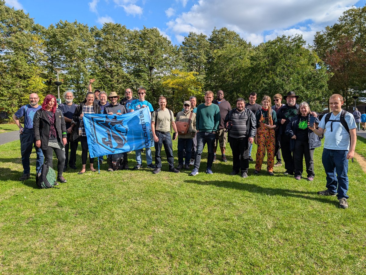 Thank you to all the agents who joined us today in Walthamstow, London for Ingress First Saturday. We cracked the passcode, got some uniques, gazed at neon, and visited breweries! #IngressFS