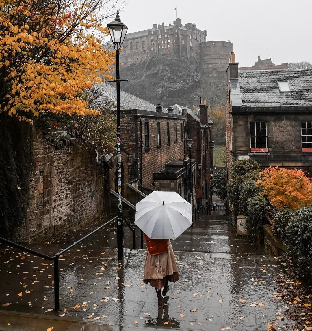 classland's tweet photo. Edimburgo, Escocia. Un mundo real de Harry Potter.
