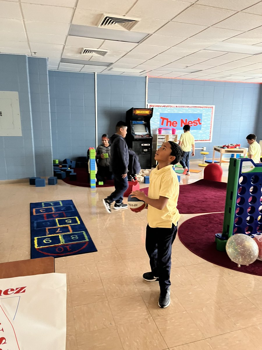 Maria Sanchez School tweet media