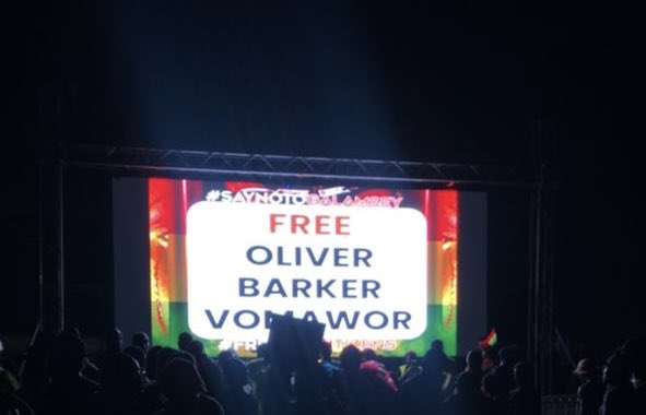 GhLawTrends's tweet image. If today expires without the release of the protesters, thr organisers are willing to announce a week long protest at the Courts, at police stations, till they are released.

Steps will be taken to give notice to the police by tomorrow. 

#Freethecitizens