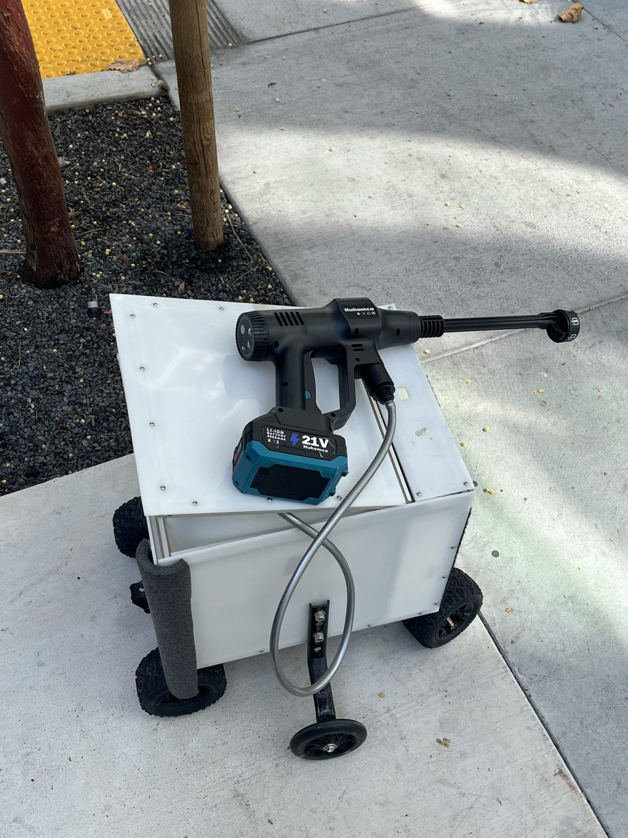 ashrafraji17's tweet photo. Update - Poseidon v1.2.

- Electric skateboard has been replaced with a wheeled chassis.
- Need to add a camera + figure out some motor controls to have it tele-operated. https://t.co/mjQpmPFVfX