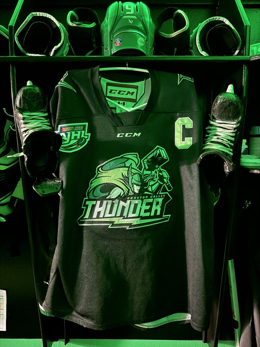 Huge shout out to local businesses who helped give the dressing room a new look.  Thank you IMAGO for painting the dressing room, Brazeau Flooring for new flooring, Tri-Electric for hanging LED lights &amp; Sign-tific for the new logo. 

New season,new look. 

#DVT #AJH