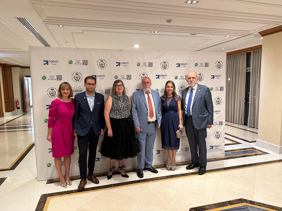 Recibiendo el reconocimiento a los 40 años de historia de la <a href="/eiia_toledo/">Escuela Ingeniería Industrial y Aeroespacial UCLM</a> de manos del <a href="/COGITITOLEDO/">COGITI TOLEDO</a> 
Enormemente agradecidos al apoyo constante del Colegio #HaciendoHistoriaJuntos
