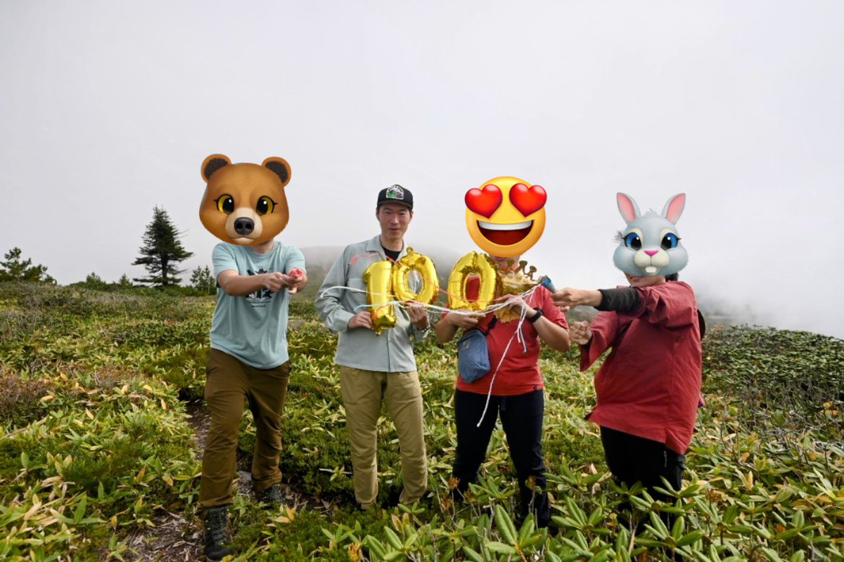 hipstar1981's tweet photo. 日本百名山完登！最後は草津白根山！立入禁止でピークハントできてないけど近くまで行って暫定登頂とします！湯釜ツアー中止で失意の中、ラストは山仲間がサプライズでお祝いしてくれました✨️ #日本百名山 #日本百名山完登 #草津白根山 https://t.co/BxCyPi68uj