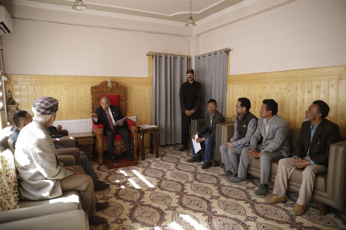 lg_ladakh's tweet photo. A delegation from #Shargole led by Shri Hadi Ali called on the Hon'ble Lt Governor Brig [Dr] BD Mishra [Retd]. They sought #HLG's intervention in granting #DistrictStatus to the combined constituencies of #Chiktan, #Shargole and #Batalik. #KargilLadakh #NewDistricts https://t.co/vryqihMpjK