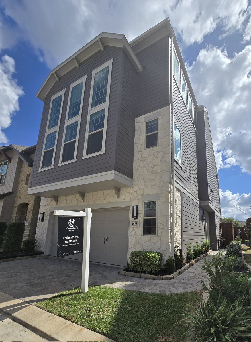 More big news is coming soon! If you're looking for a beautiful 4 bedroom home in Spring Branch, give me a call at 512.590.2855 to find out more about this home! 

 #houstonhomes #houstonrealtors #texasrealestate #houstonrealestateagent #htxrealestate #HoustonRealtor #Houston