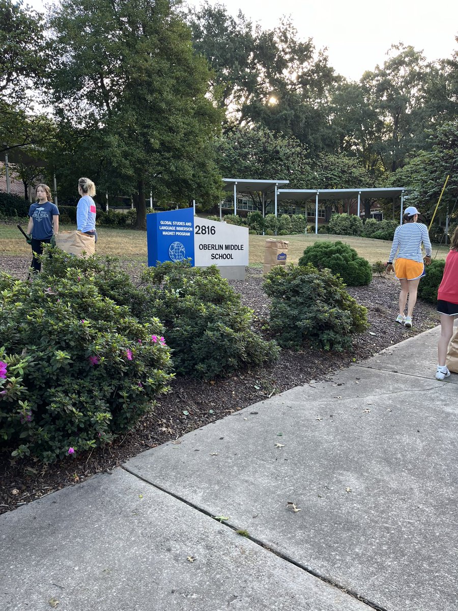 Super thanks to all our Oberlin families who supported our Grounds Clean Up, with an extra special thanks to Seven Slots Landscaping, Alpha Tree Service, and Mr. Beaver Tree Service for volunteering their time and services today!