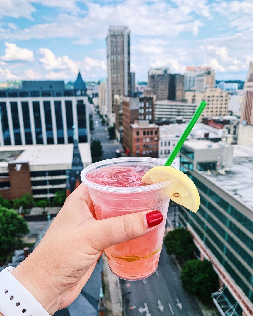 bhmbizalliance's tweet image. Have a drink on us! 🥂 On Thursday, Oct. 10 from 5 to 7 p.m., join us at The Roof @theredmonthotel for our bi-monthly networking event - #FirstRound. General admission tickets are $10 and free to BBA investors. Get tix: heyor.ca/XE3XKf. 

#BHMHasMore #BHMBizAlliance