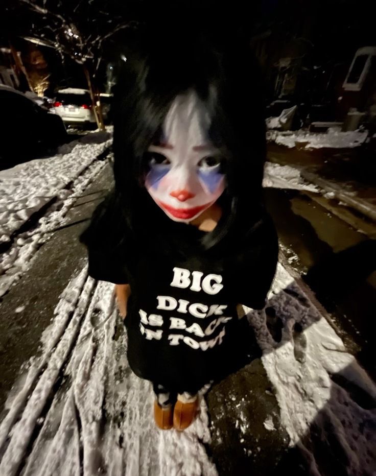mayaspacee's tweet photo. fuck my stupid clown life https://t.co/fK6isXHA7r
