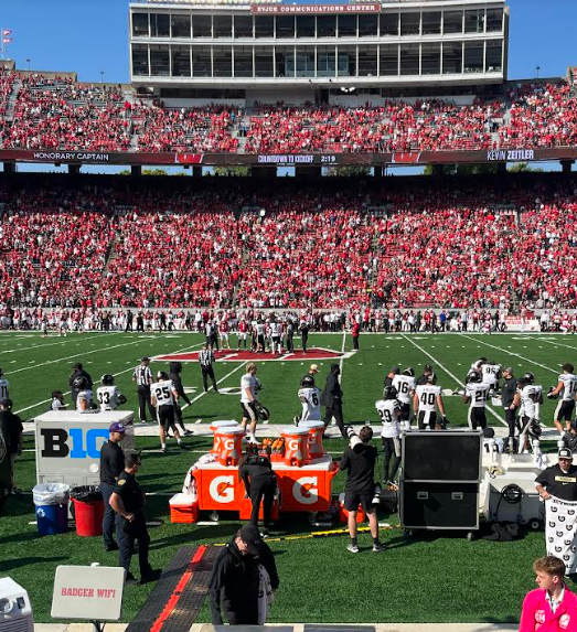 JOTipsPodcast's tweet photo. Zo's limited view seating. #notdoubleB #onWI https://t.co/QhUN6x9bCj