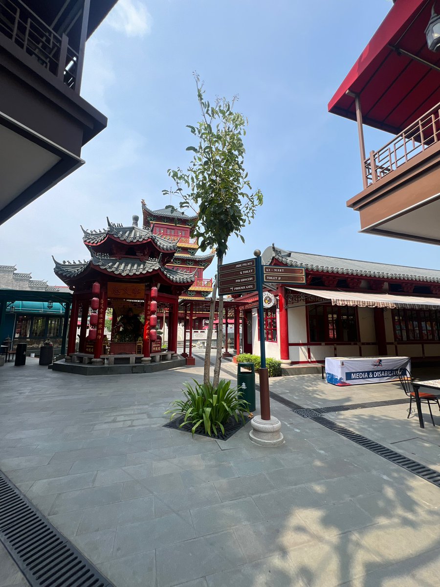 Kemarin agendanya traveling keliling dunia. 
Gak sengaja nyulik <a href="/bimfuzz/">metal sedih ⛧</a>.
ajaib emang Bekasi