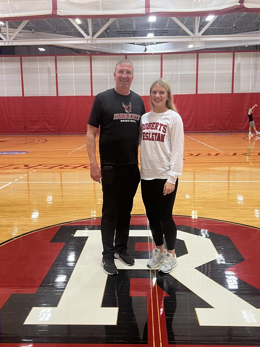 ava_jaynee's tweet image. I had a great time visiting Roberts Wesleyan yesterday! Thank you to Coach @kclifford123 and Coach Sheila for showing me around! Go RedHawks! @Roberts_WBB @eertooth @cpadynamite @ICAN_basketball @cdeast_gbb
