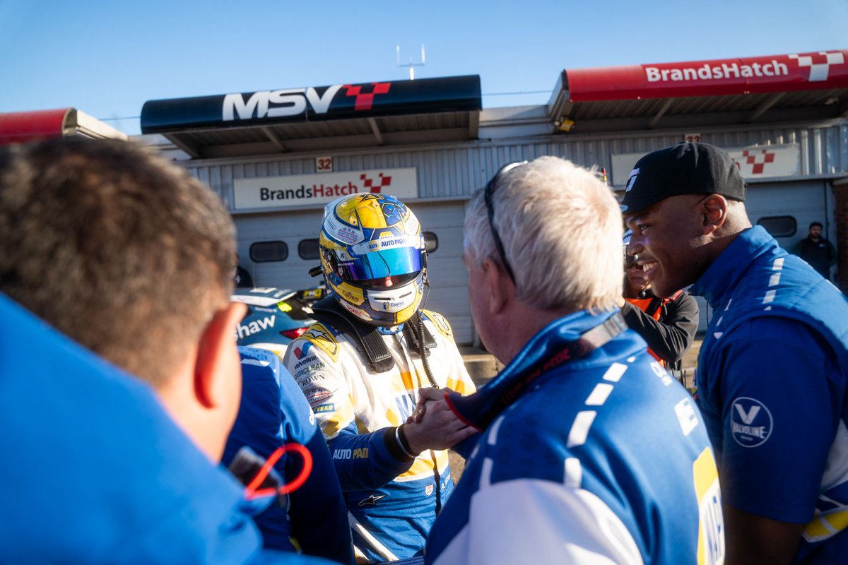 🔵🟡The last qualifying session of the year was certainly a nail-biter!

A disallowed time in the final part of qualifying means Sutton lines up P3 on the grid, with Cammish and Rowbottom lining up in P10 and P12 respectively and Osborne P18.

#BTCC #NAPARacingUK #BrandsHatchGP