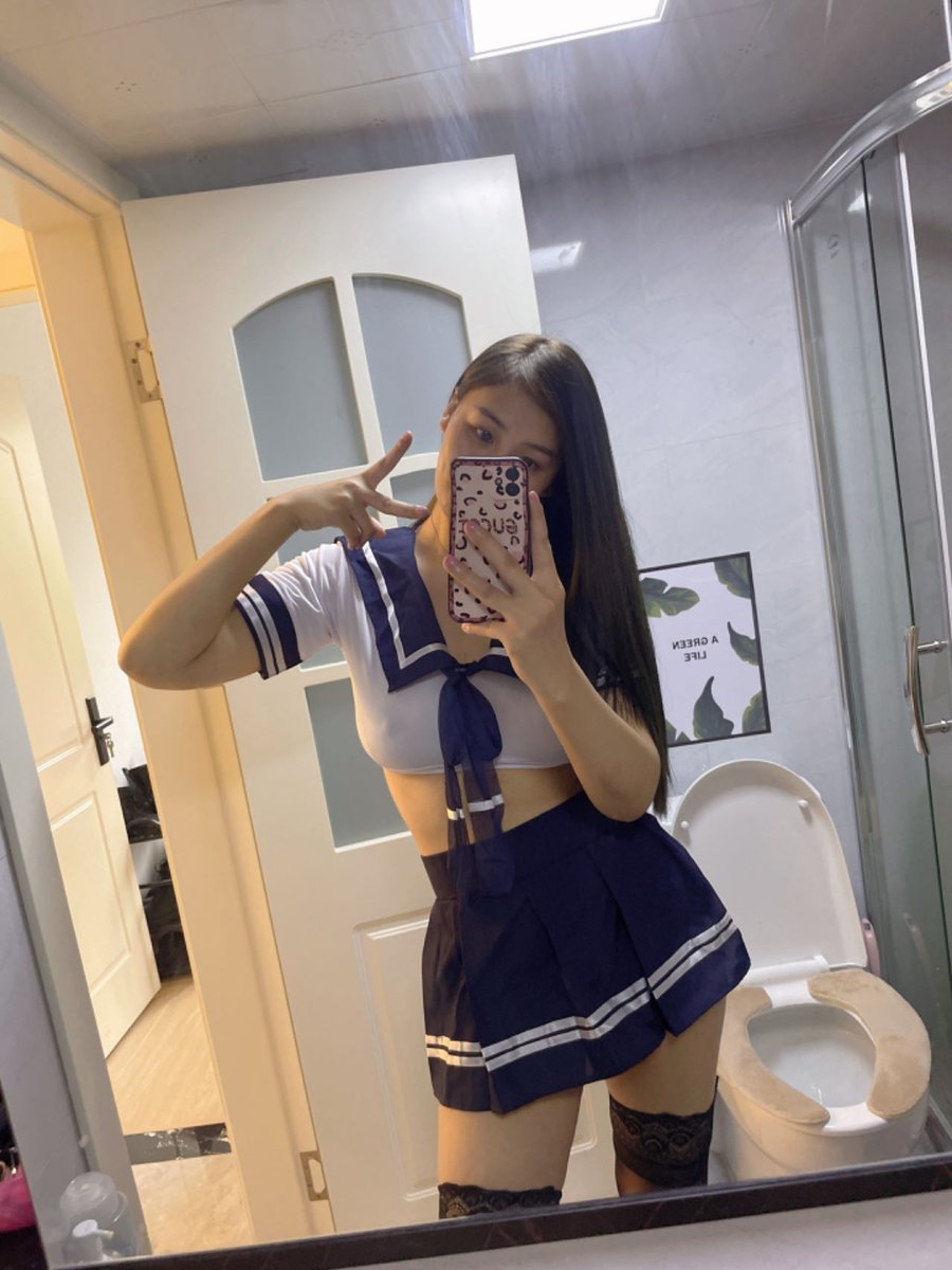 帮老婆找单男，坐标苏州，老婆87年的，身高160体重94，保养很好很漂亮。希望单男是95后，皮肤要白，看起来干净整洁一点，帅哥更好。
必须有正经工作，会调情，尊重女性。
老婆喜欢骑公路车，最好有时间能陪我老婆骑车。
有意向的请私信武器和生活照，带上简单的自我介绍，请放心，我会注意大家隐私。