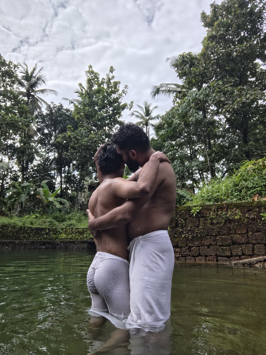 പ്രേമിക്കുമ്പോൾ.. നീയും ഞാനും നീരിൽ വീഴും പൂക്കൾ🥰🫂 <a href="/unihornycorny/">UniHORNYCorny</a>