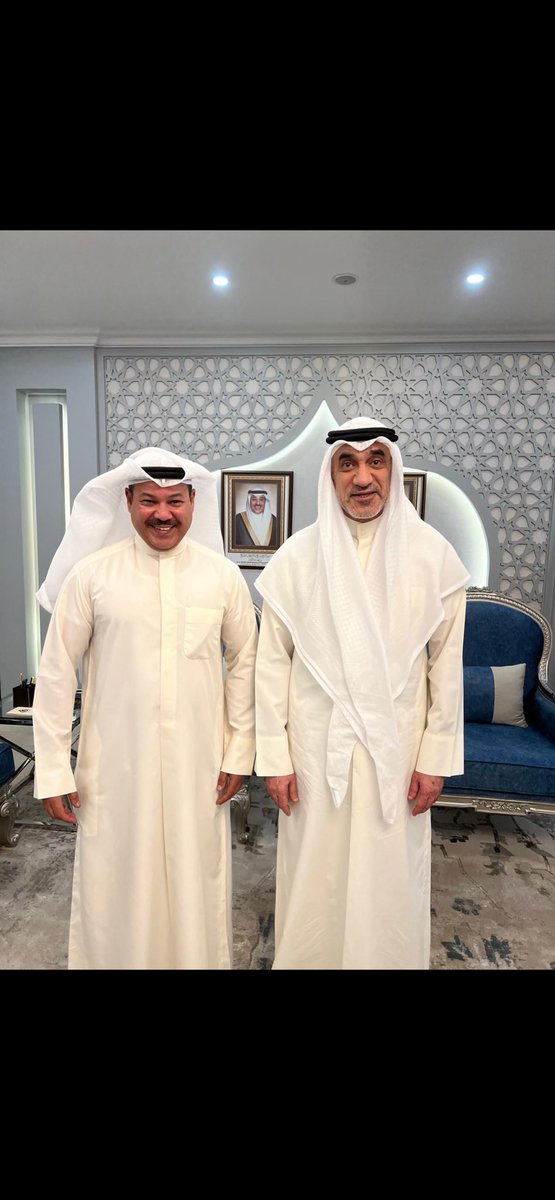 شرفت بلقاء معالي وزير الداخليه الشيخ فهد اليوسف