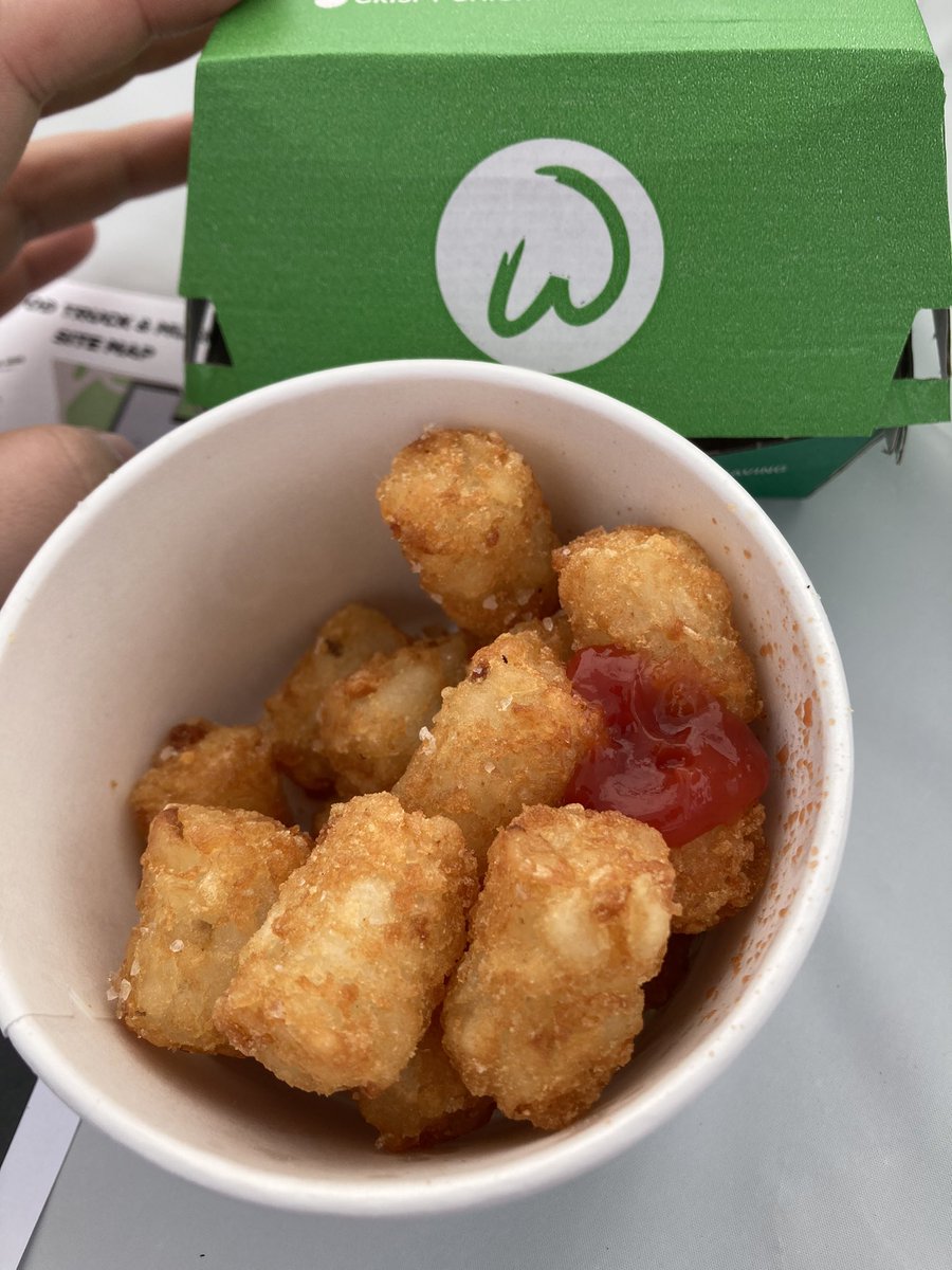 AmyX231's tweet photo. Wahlburger and tots at Quincy Food Truck Festival. Check it! https://t.co/PmpRi1KvVU
