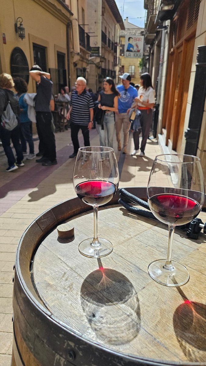 FrankHollander2's tweet photo. Haro, die Hauptstadt des Rioja. Viele spannende Bodegas, exzellente Restaurants und dazu eine traumhafte Landschaft. 🍷🥘🏞️ #Spanien #Wohnmobil #Reisen #Urlaub https://t.co/LsKHXCk3W9