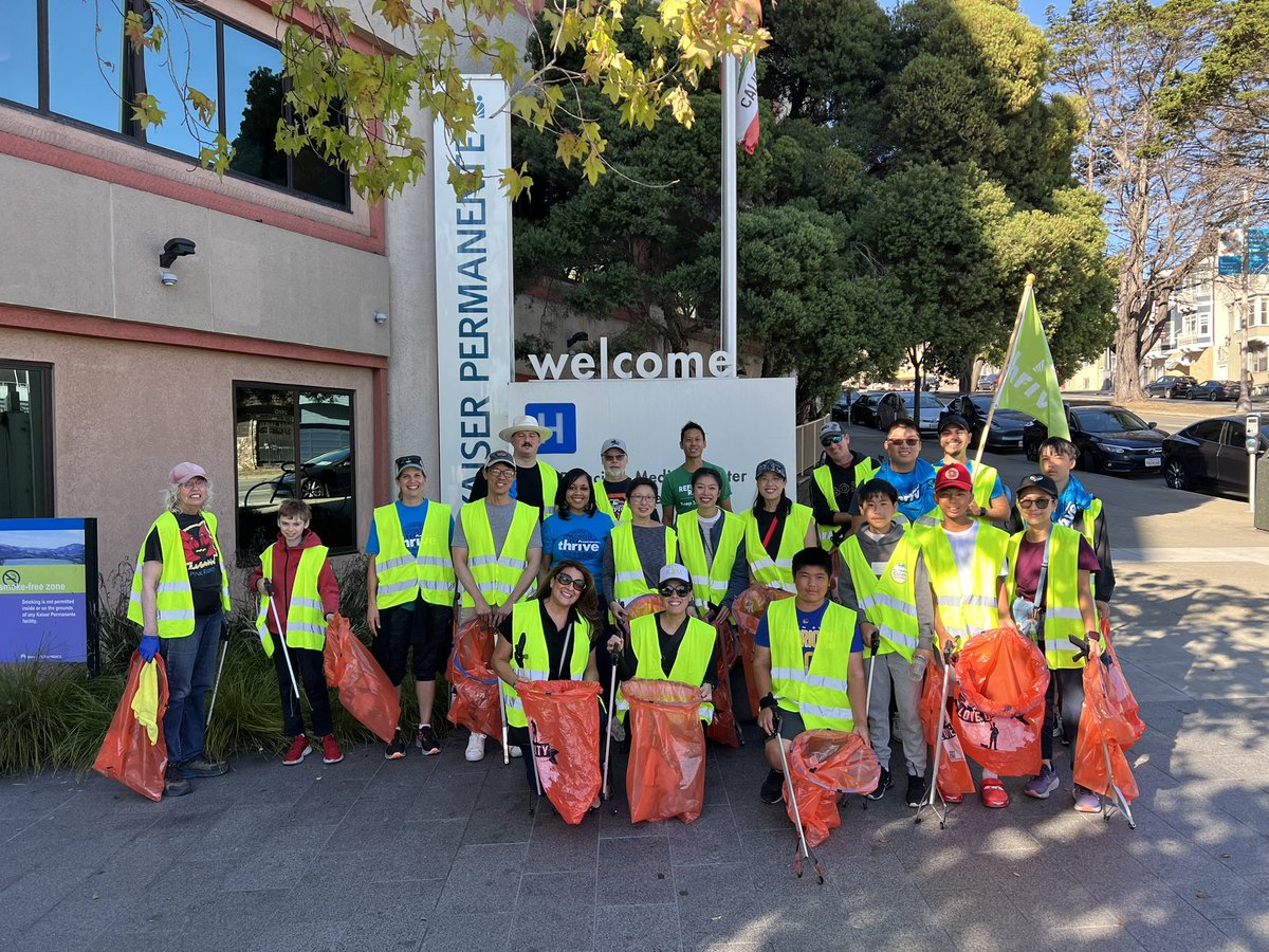 RefuseRefuseSF's tweet photo. Kicking off our partnership with @aboutKP who not only helps keep people healthy, but the environment too.

24 volunteers met at Kaiser’s SF Medical Center to clean the surrounding neighborhood. First of more cleanups together.

#keepSFclean
#thrive
#refuserefuse https://t.co/ltZJWjdZZn